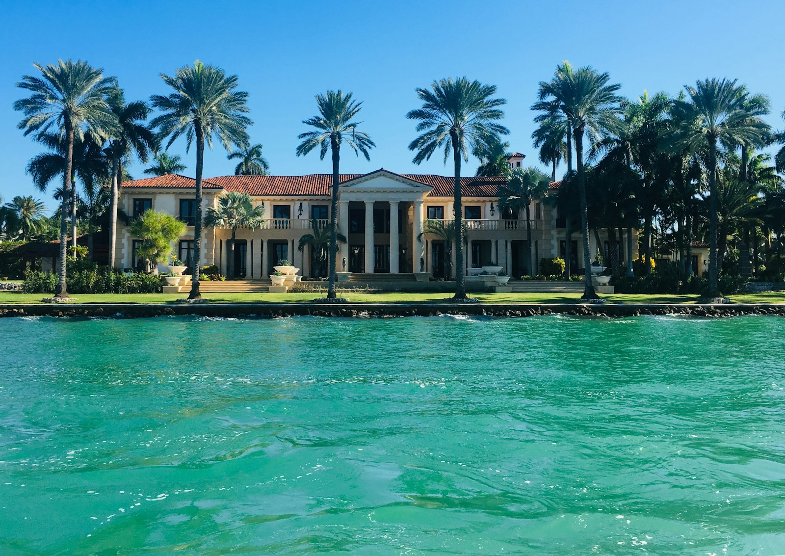 Waterfront estate in Miami